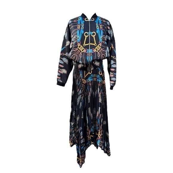 Elegant Chain Print Pleated Skirt - Picture 2 of 8